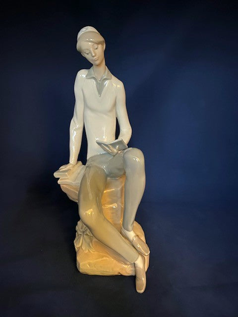 Judaic Porcelain Lladro 4684 Hebrew Student