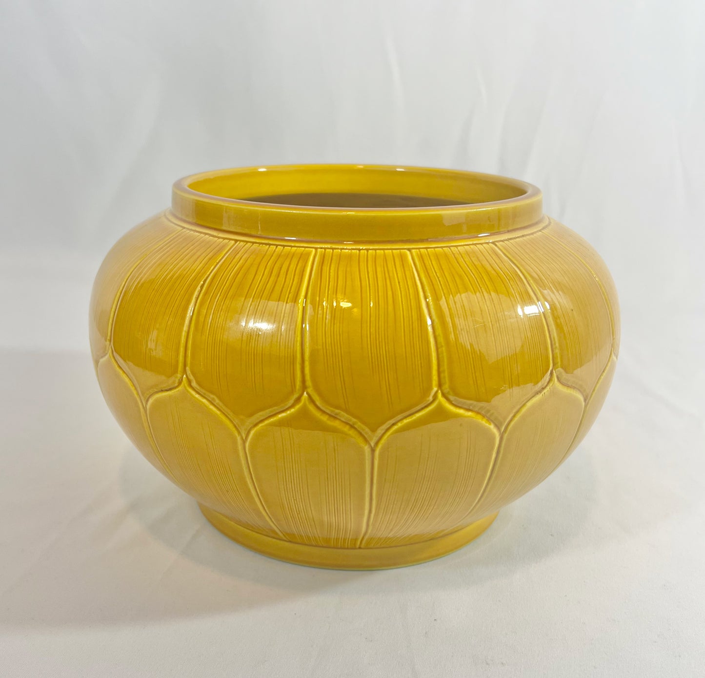Amber Glaze Petal Pattern Chinese Porcelain Jar