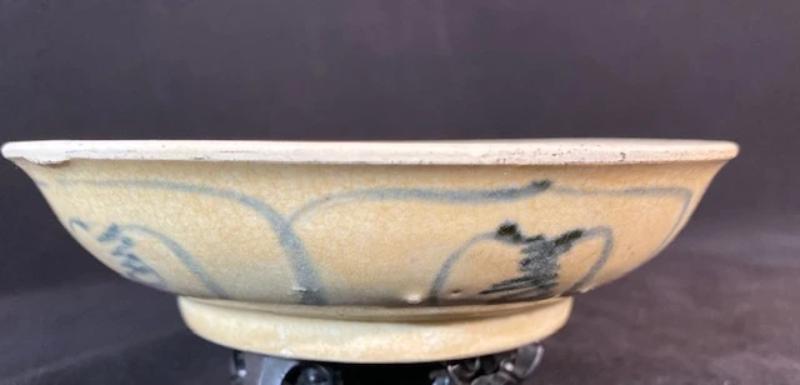 Ming Crackle Glaze Blue and White Chinese Porcelain Bowl