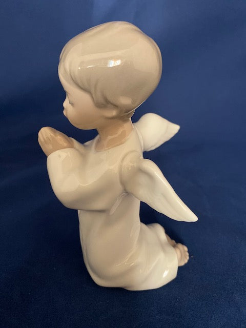 Lladro 4538 Angel Praying