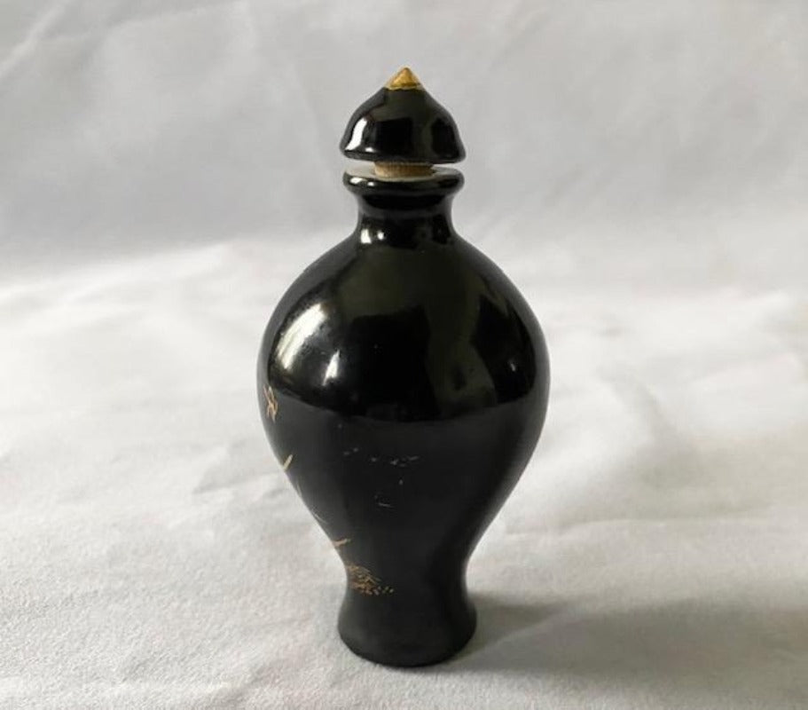 Republic Period Porcelain Meiping Snuff Bottle